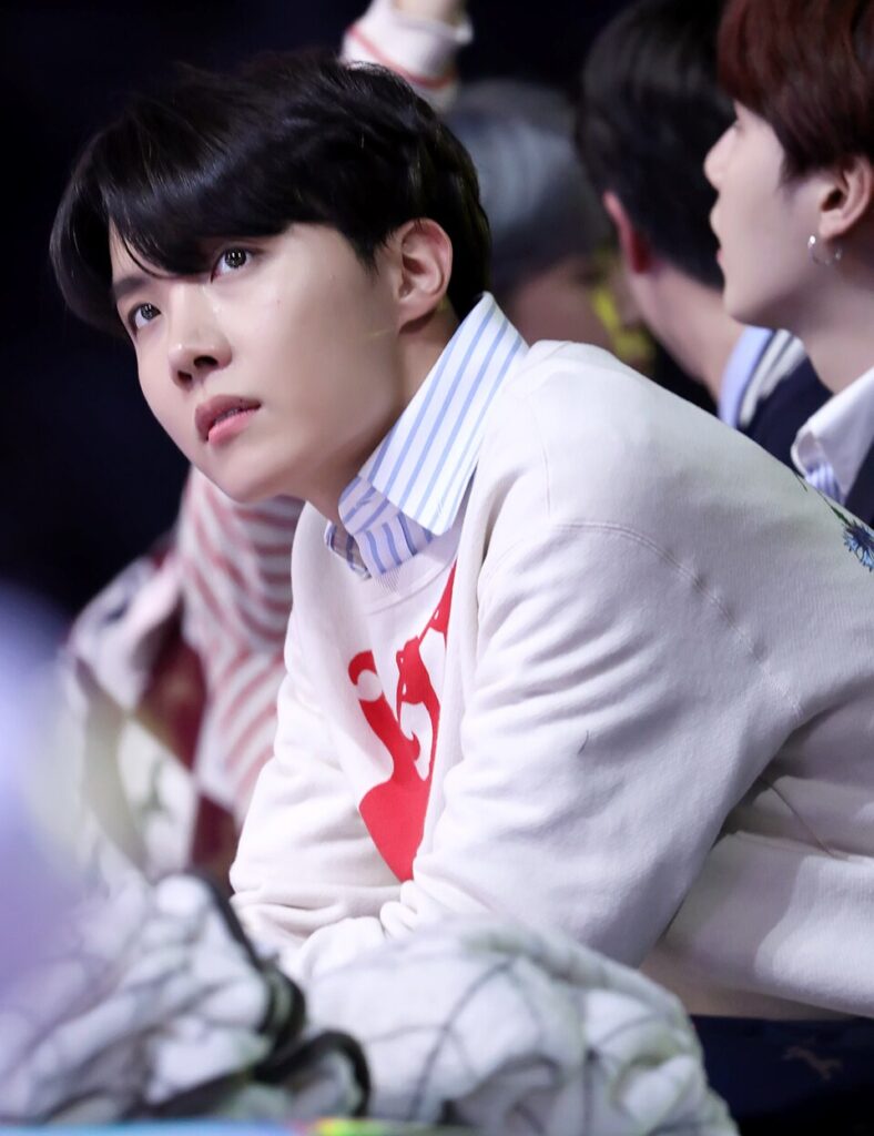 181201 J Hope at the 2018 MelOn Music Awards 8